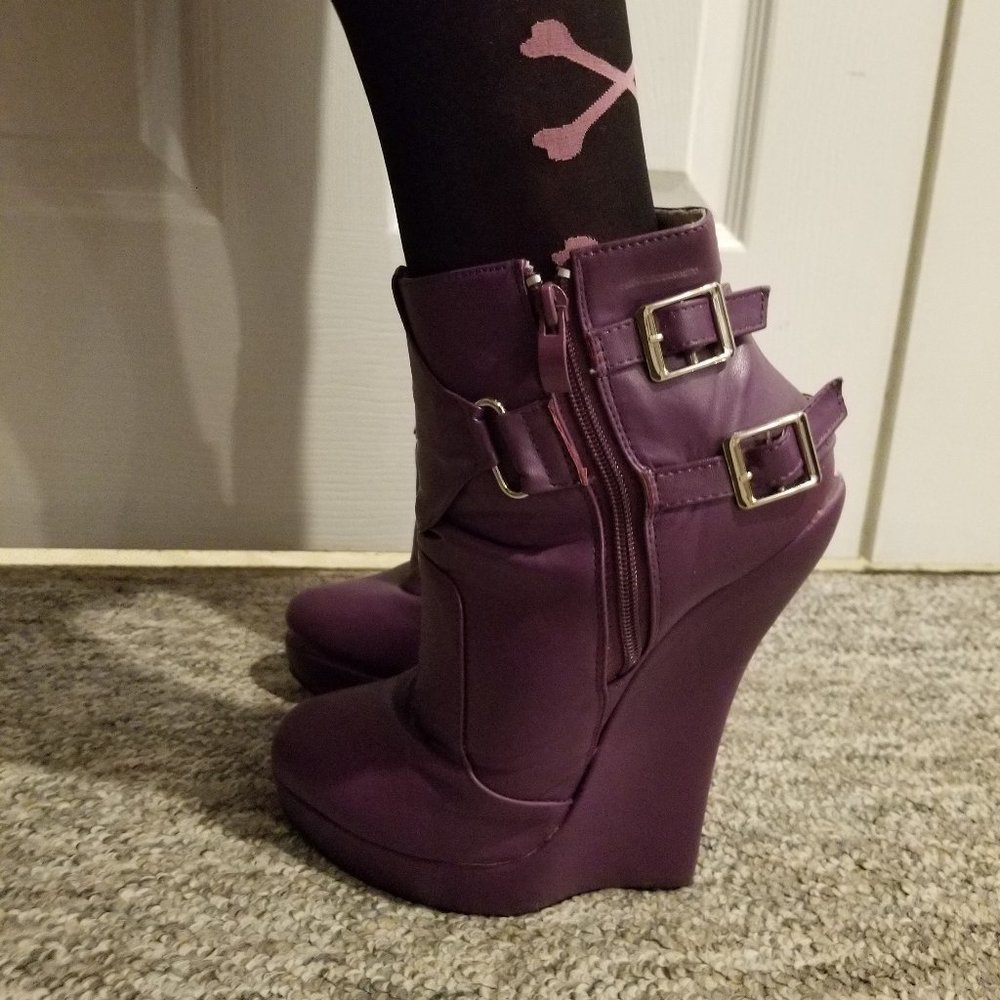 7.5 inch Extreme wedge heel bootie